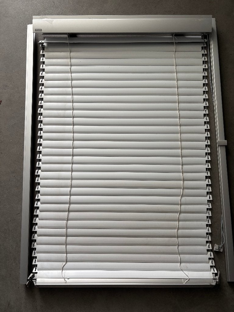 Velux jaloezie - lichtgrijs - GGL M06, Doe-het-zelf en Verbouw, Gebruikt, Minder dan 80 cm, 80 tot 120 cm, Ophalen of Verzenden