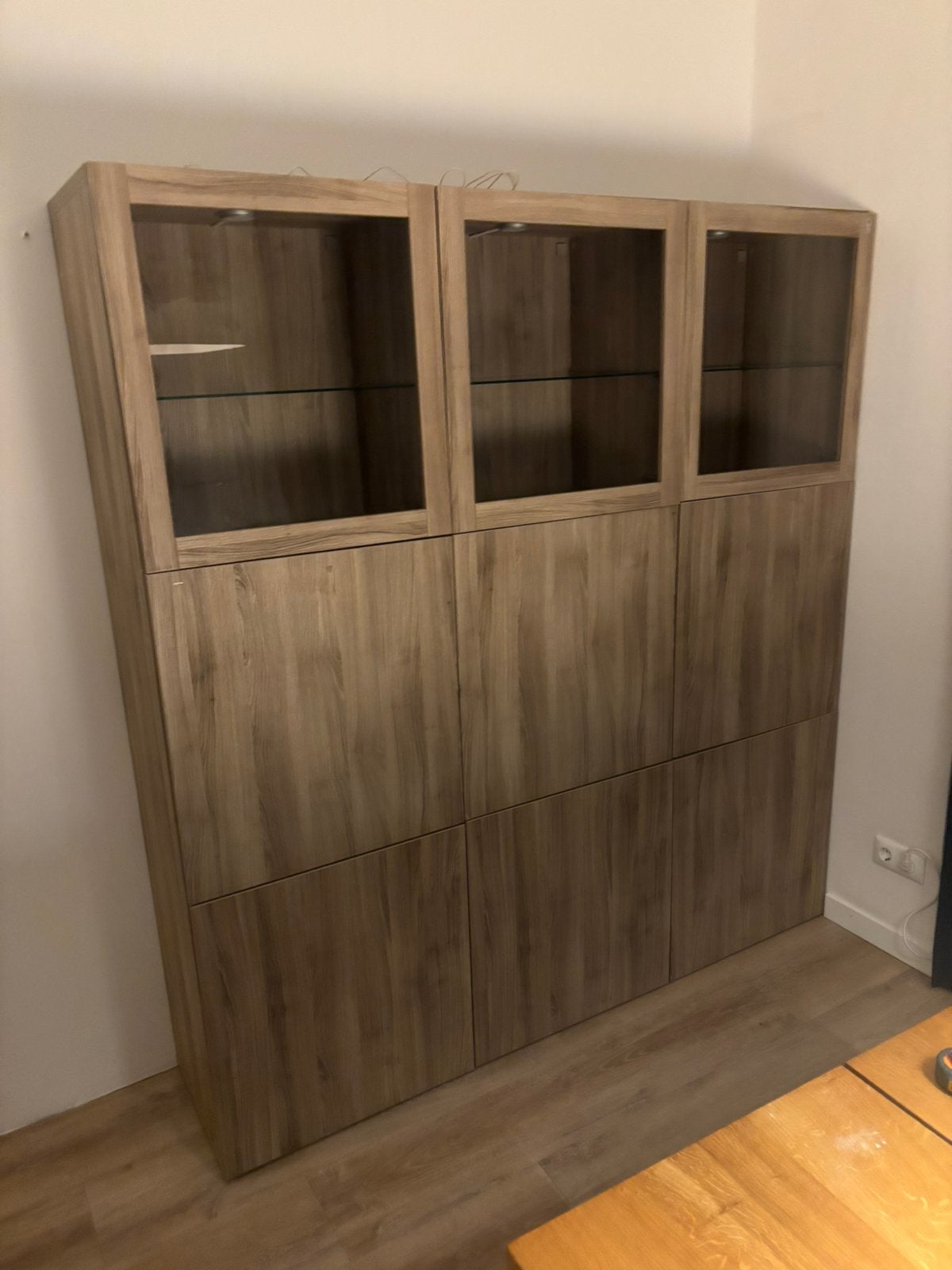 Ikea besta opbergcombinatie met vitrinekastjes., Huis en Inrichting, Ophalen, 150 tot 200 cm, Zo goed als nieuw, 150 tot 200 cm