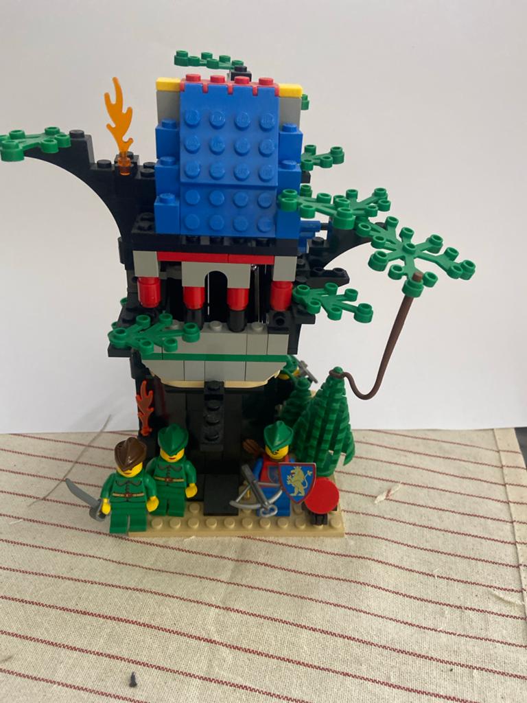 Lego Castle Forestmen's Hideout (6054) met 5 minifigures, Kinderen en Baby's, Speelgoed | Duplo en Lego, Inclusief minifiguren