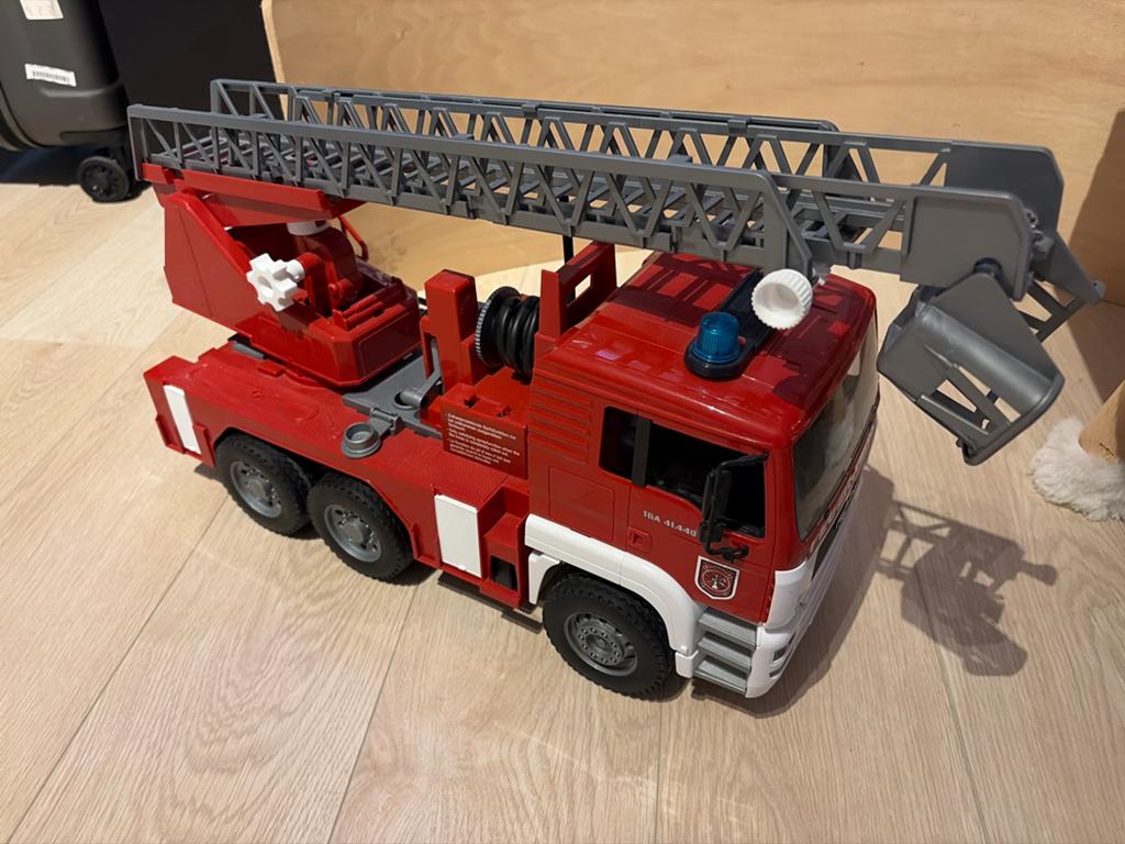 Bruder Vrachtauto Brandweerwagen met Uitschuifbare Ladder, Kinderen en Baby's, Speelgoed | Speelgoedvoertuigen, Ophalen of Verzenden