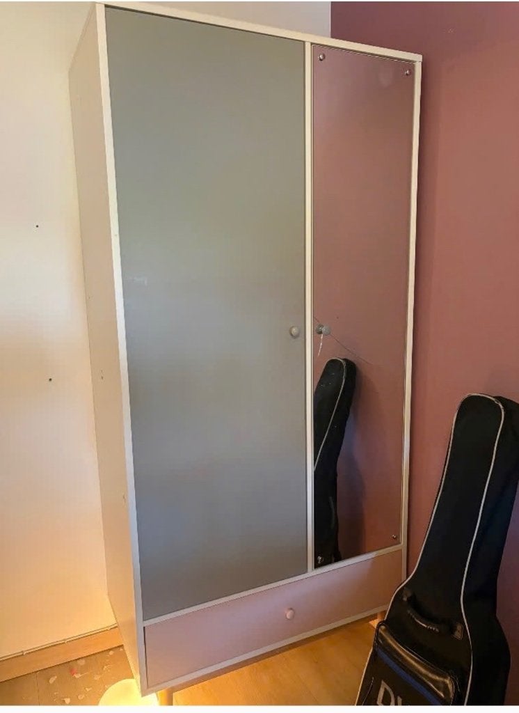 Wardrobe for girls bedroom, Ophalen, Gebruikt, Met lade(s), 50 tot 100 cm