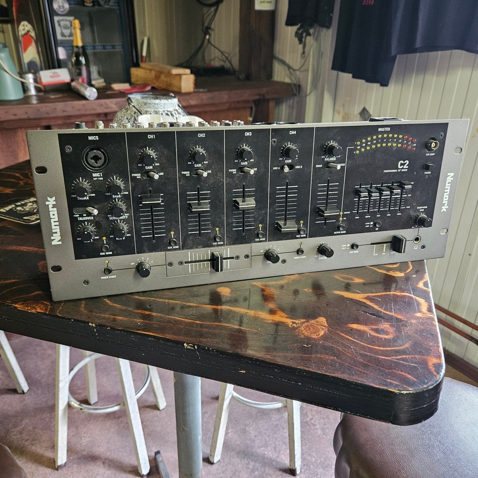 Numark C2 Professionele 19" DJ Mixer, Muziek en Instrumenten, Ophalen of Verzenden, Gebruikt, Minder dan 5 kanalen, Microfooningang