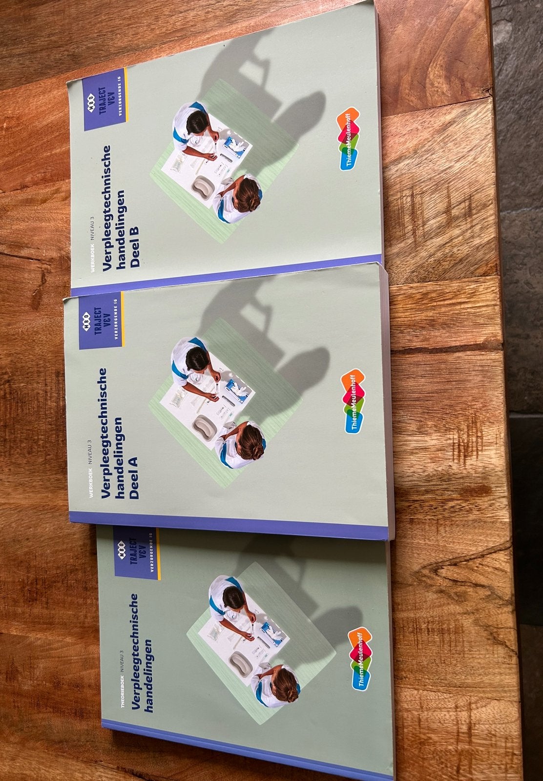 Verpleegtechnische handelingen verzorgende ig, Ophalen, Zo goed als nieuw, Overige niveaus