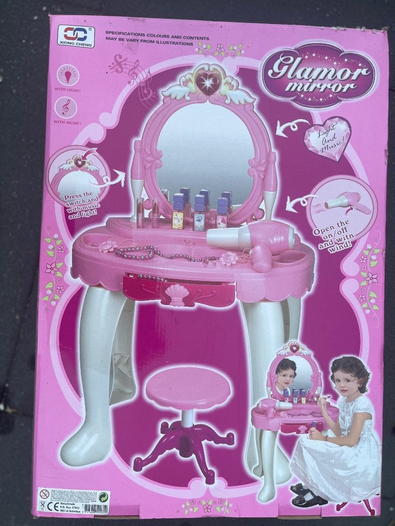 Make-up tafel voor kids, Ophalen, Overige materialen, Gebruikt, 50 tot 100 cm