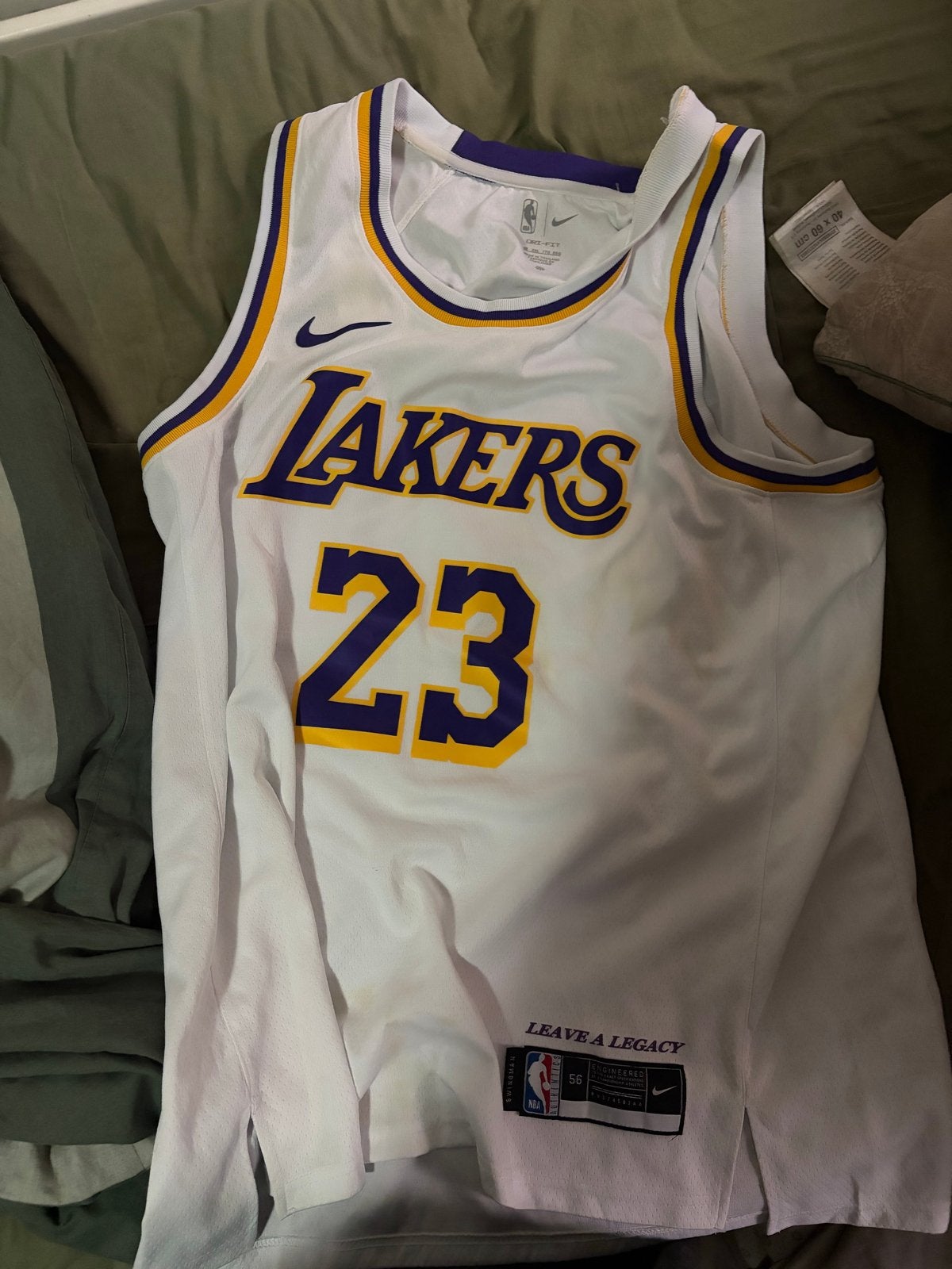 Nike NBA Los Angeles Lakers LeBron James Jersey Maat XL, Wit, Ophalen of Verzenden, Zo goed als nieuw, Maat 46/48 (XL) of groter