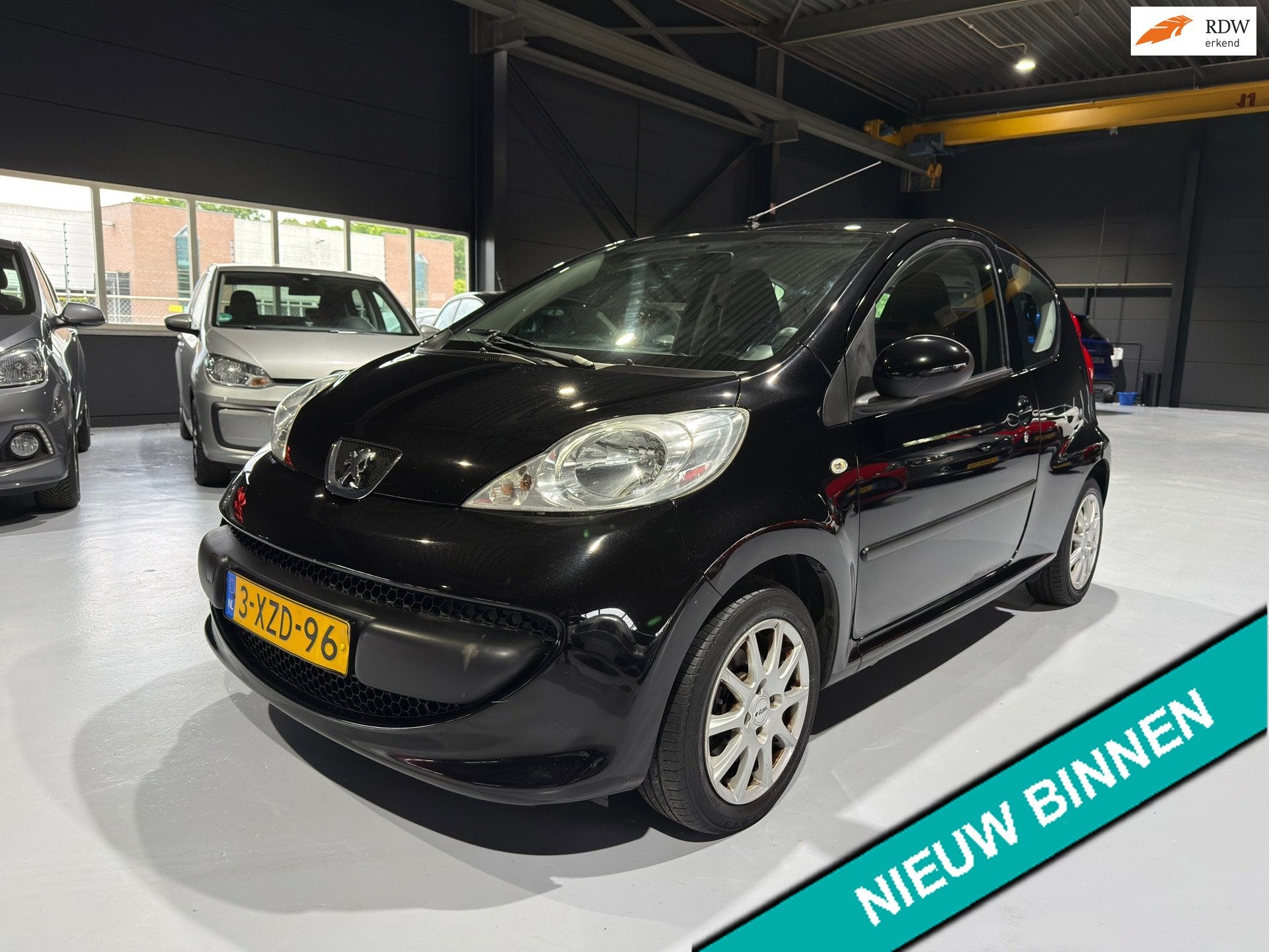 Peugeot 107 1.0-12V XS Automaat | Airco | Elektr. Ramen, Stof, Gebruikt, Bedrijf, Grijs