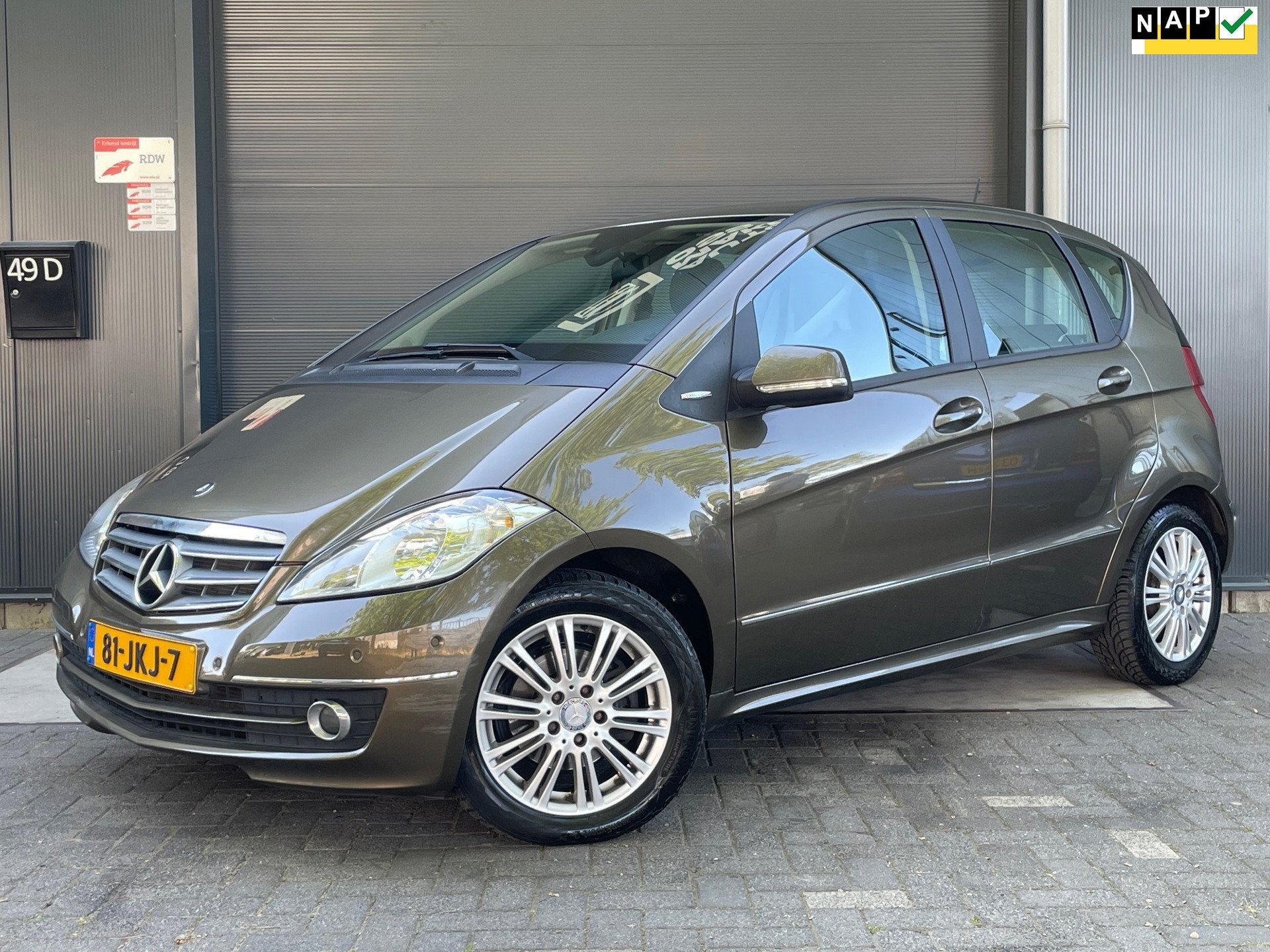 Mercedes-Benz A-klasse 160 Elegance NAP AIRCO CRUISE BLUETOO, Zwart, Bruin, Leder en Stof, Navigatiesysteem
