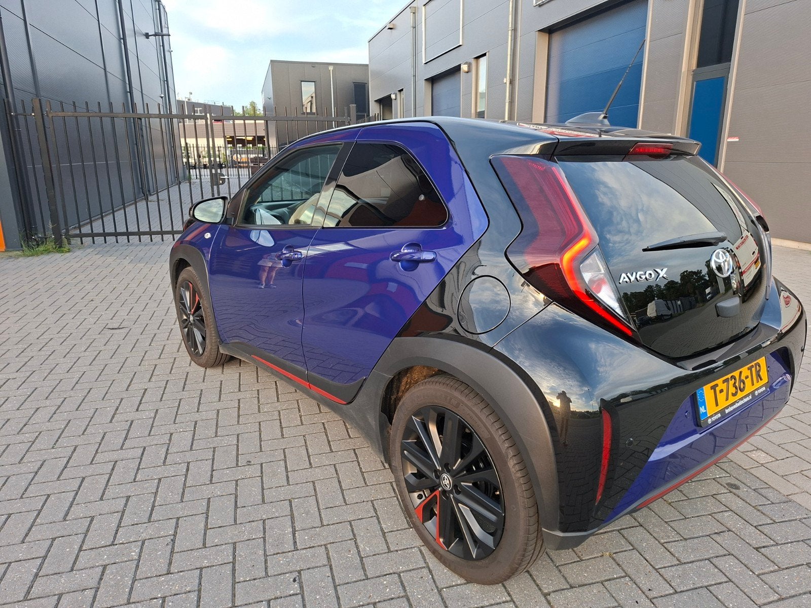 Toyota Aygo X 1.0 VVT-i S-CVT Premium Design Pack, Auto's, Leder en Stof, Origineel Nederlands, Particulier, 998 cc