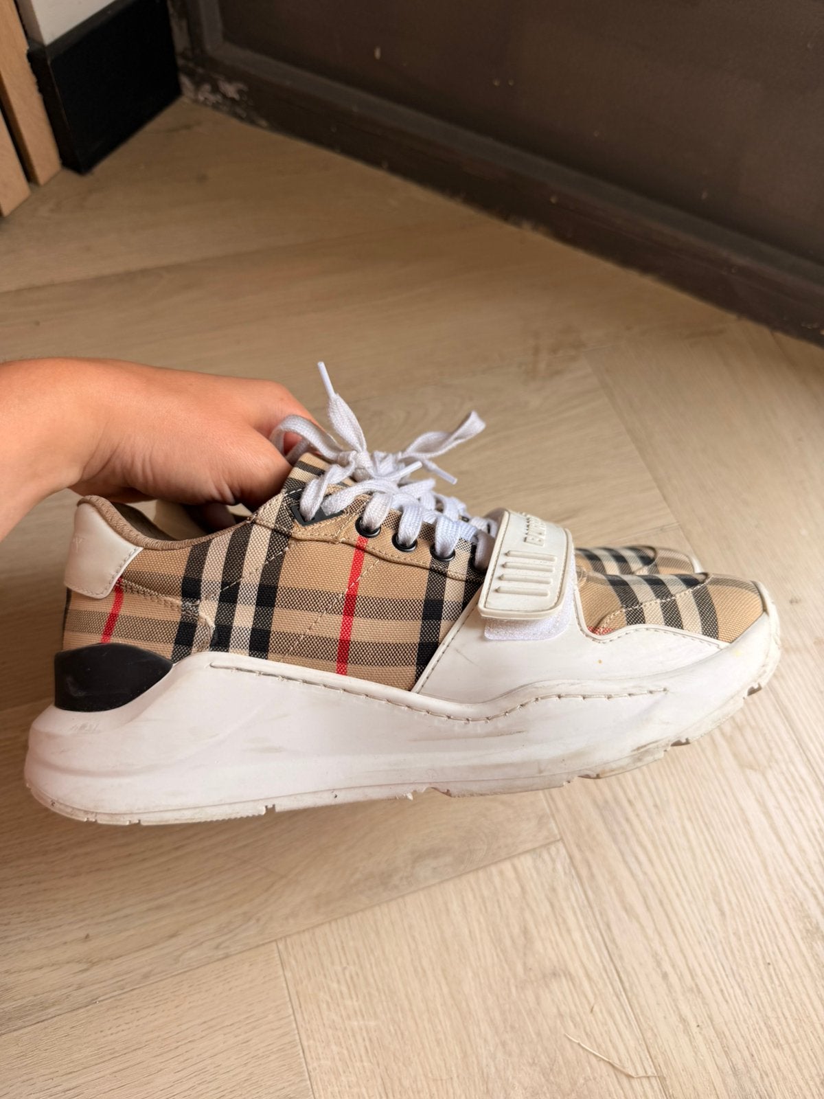 Burberry schoenen maat 40, Ophalen of Verzenden, Zo goed als nieuw