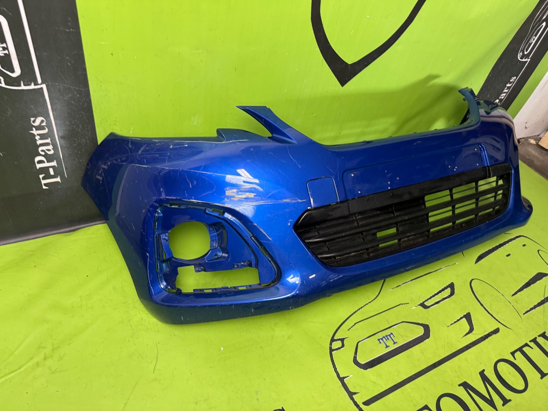 peugeot 108 voorbumper bumper, Auto-onderdelen, Taurusavenue 1
2132 LS  Hoofddorp, NL, Contact.group@renault.com, Stellantis N.V.