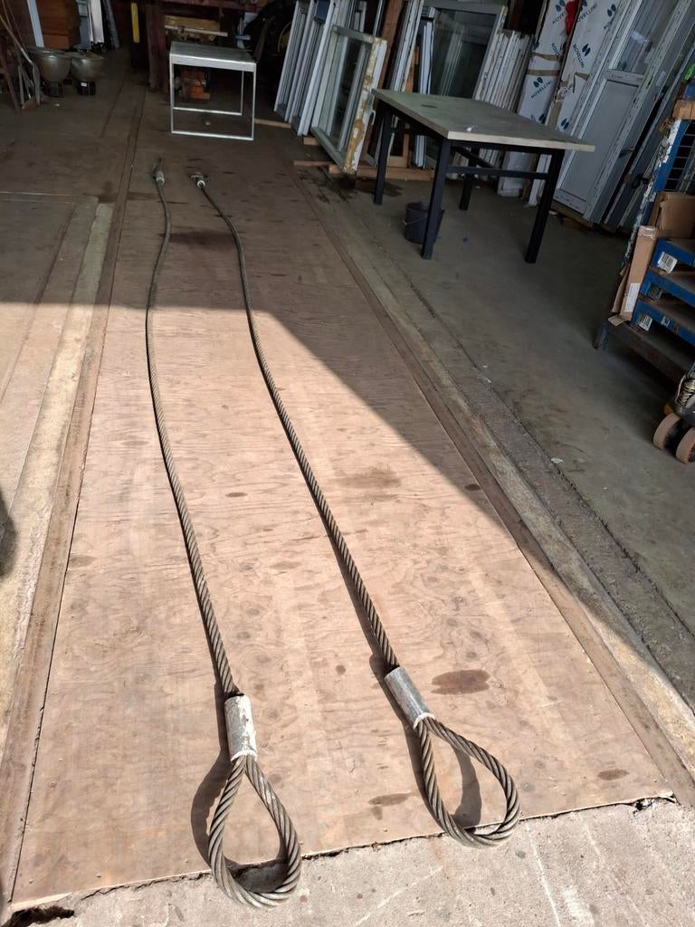 2 stalen stroppen 6.00 meter per strop, Ophalen, Zo goed als nieuw