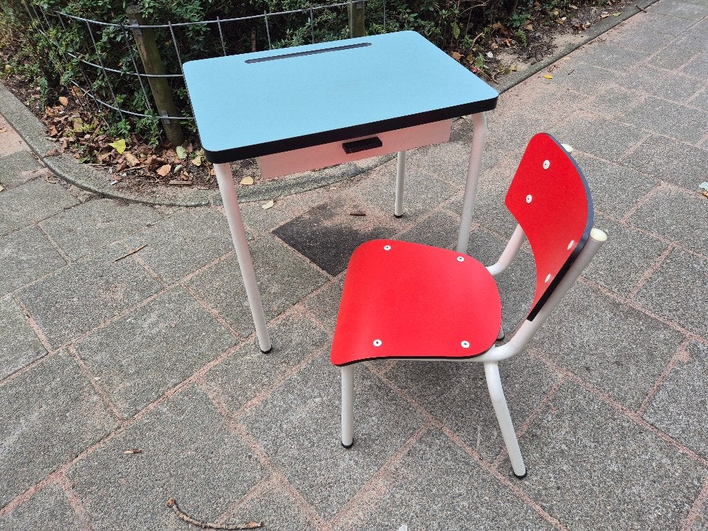 Kinder lessenaartje, Kinderen en Baby's, Ophalen, Zo goed als nieuw, Tafel(s) en Stoel(en)