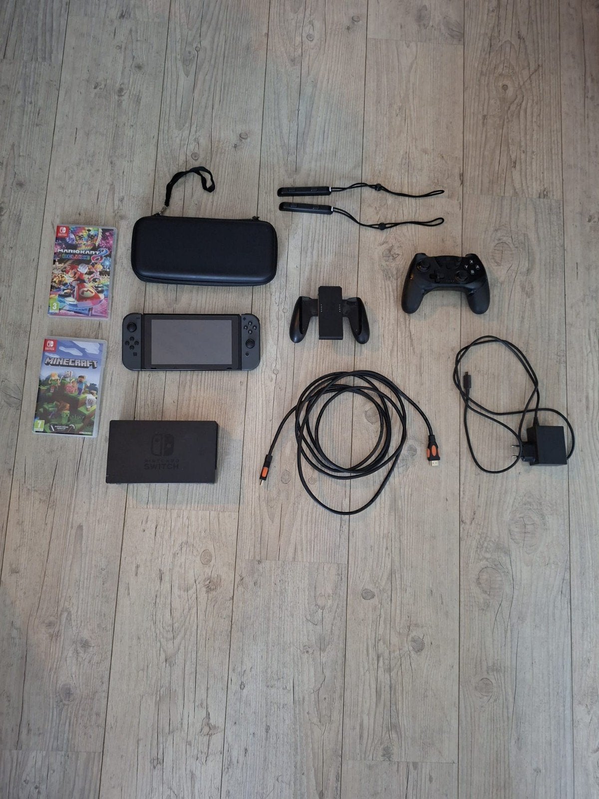 Nintendo Switch (2019 Upgrade) met games en extra's, Met games, Zo goed als nieuw, Met 3 controllers of meer, Ophalen