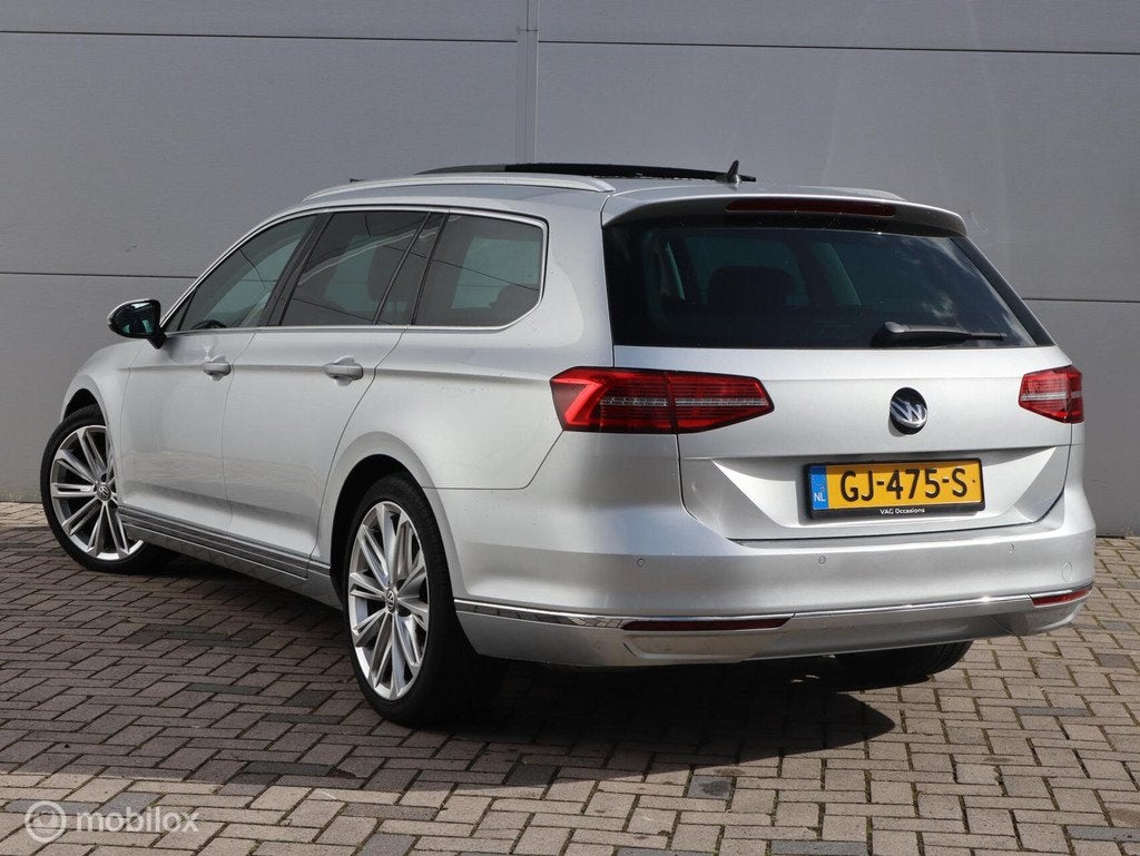 Volkswagen Passat 1.4 TSI Highline Leer Pano LED 360 Camera, Voorwielaandrijving, Gebruikt, 4 cilinders, Handgeschakeld