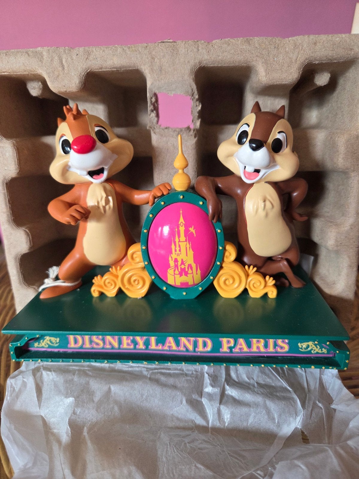 Disneyland Paris Beeldje – Knabbel en Babbel (Chip 'n Dale), Verzamelen, Disney, Ophalen, Overige figuren, Nieuw, Beeldje of Figuurtje