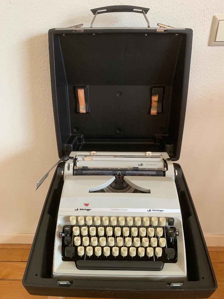 Vintage Typemachine Scheidegger International - werkend, Ophalen, Gebruikt