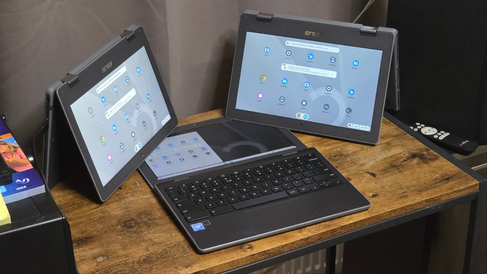 3x ASUS Chromebook Bundle – Touchscreen & Draaibaar Scherm, Ophalen, Qwerty, ASUS, Touchscreen