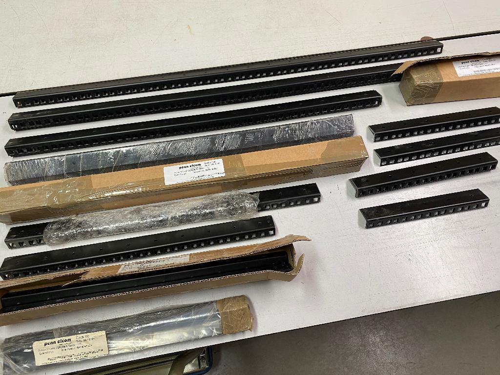 Nog 8x Penn-Elcom stalen Rackprofielen voor 19 inch kasten, Computers en Software, Serverkasten, Nieuw, Ophalen of Verzenden