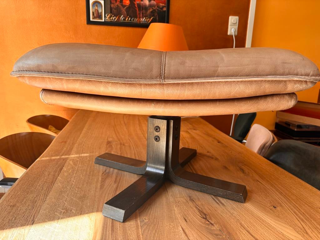 Leolux vintage leren voetenbankje/hockey draaibaar, Ophalen, Minder dan 50 cm, Gebruikt, Leer