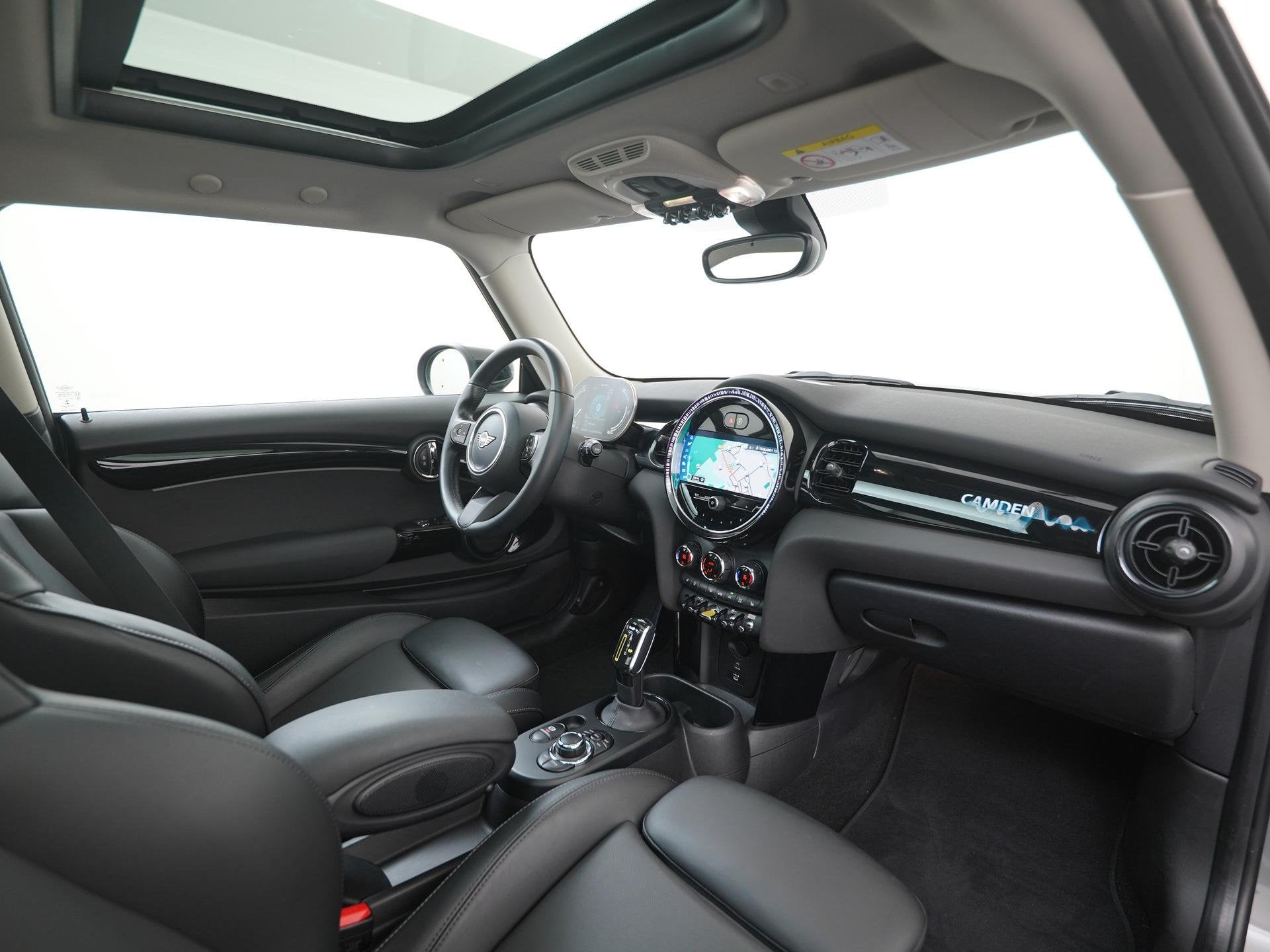 MINI Electric Camden Edition 33 kWh | Panoramadak | Camera |, Auto's, 12 maanden, Gebruikt, 1340 kg, 4 stoelen