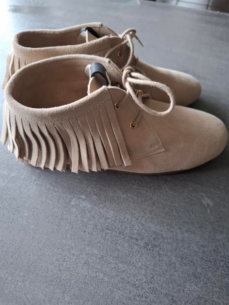 Mooie suède Maruti met franjes, maat 39, Beige, Ophalen of Verzenden, Zo goed als nieuw, Maruti