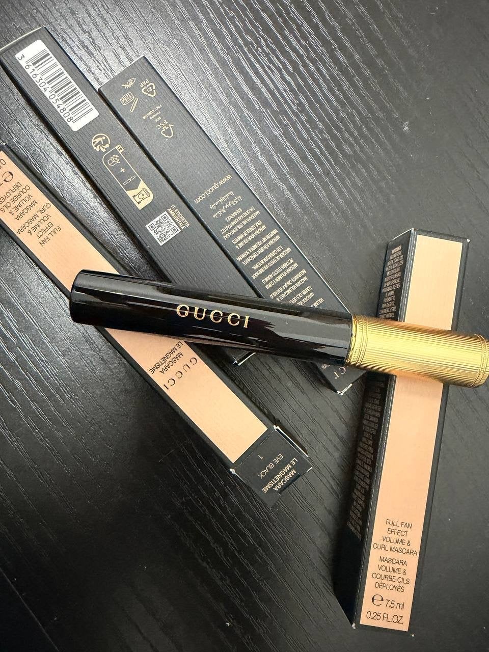 Gucci Full Fan Effect Volume & Curl Mascara – 7,5 ml, Sieraden, Tassen en Uiterlijk, Uiterlijk | Cosmetica en Make-up, Ogen, Zwart