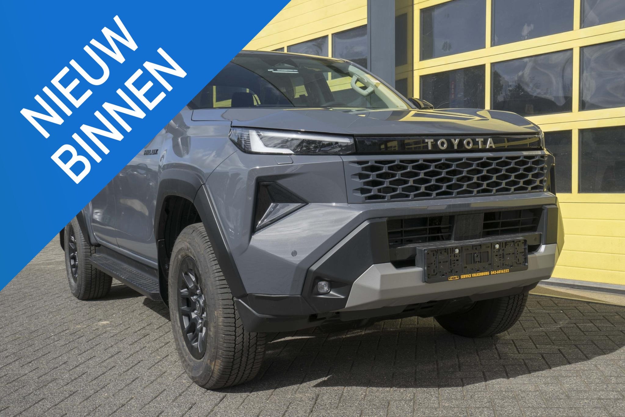 Toyota HiLux 2.8 D-4D MHEV Double Cab Auto 4WD Comfort, Auto's, Automaat, Stof, Automatische klimaatregeling, Euro 6