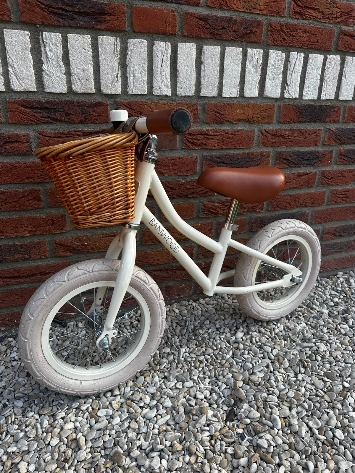 Banwood First Go Loopfiets – Beige. Nieuw staat!!!, Fietsen en Brommers, Fietsen | Kinderfietsjes, Ophalen, Zo goed als nieuw