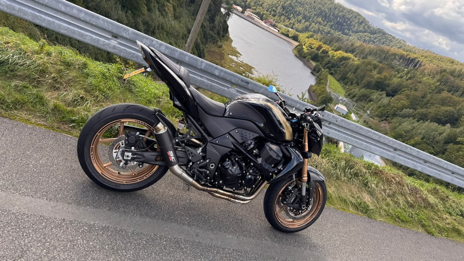Kawasaki Z750R: Zeer compleet en weinig kilometers!, Motoren, 750 cc, Occasion, 4 cilinders, Motorrijbewijs A