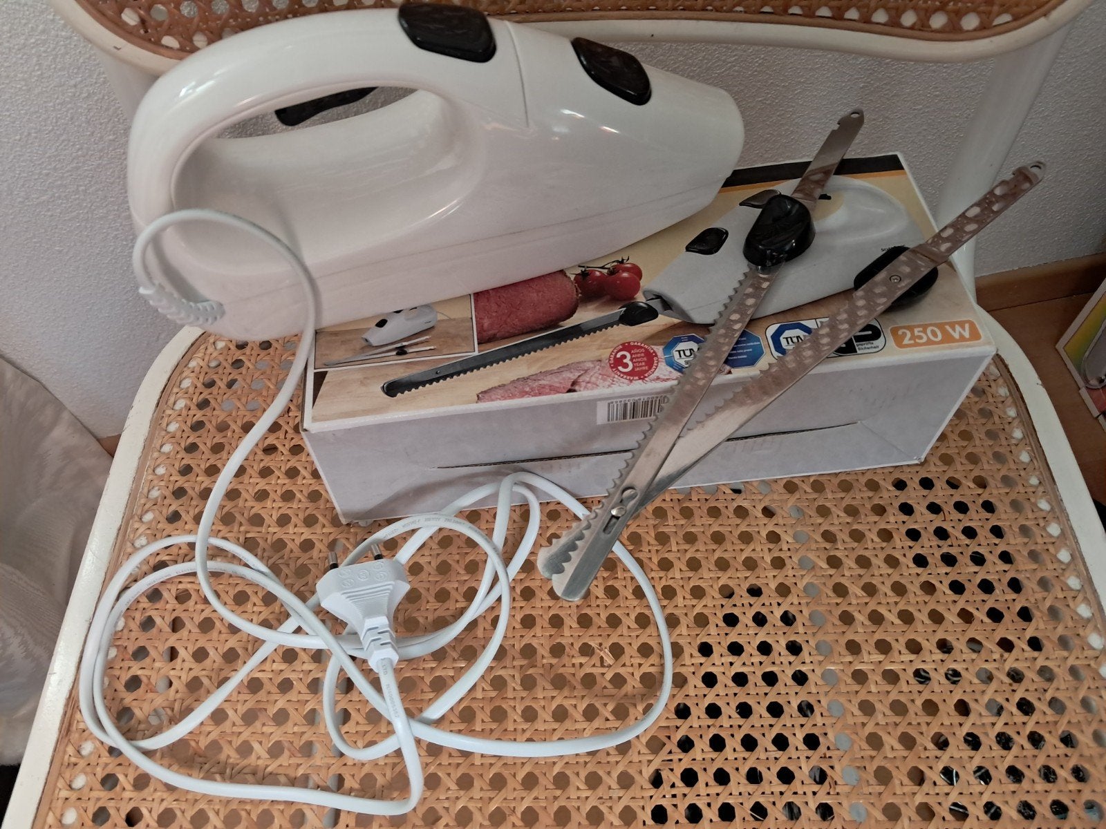 Ongebruikt Elektrisch Mes - Perfect voor Vlees en Brood, Ophalen of Verzenden, Nieuw