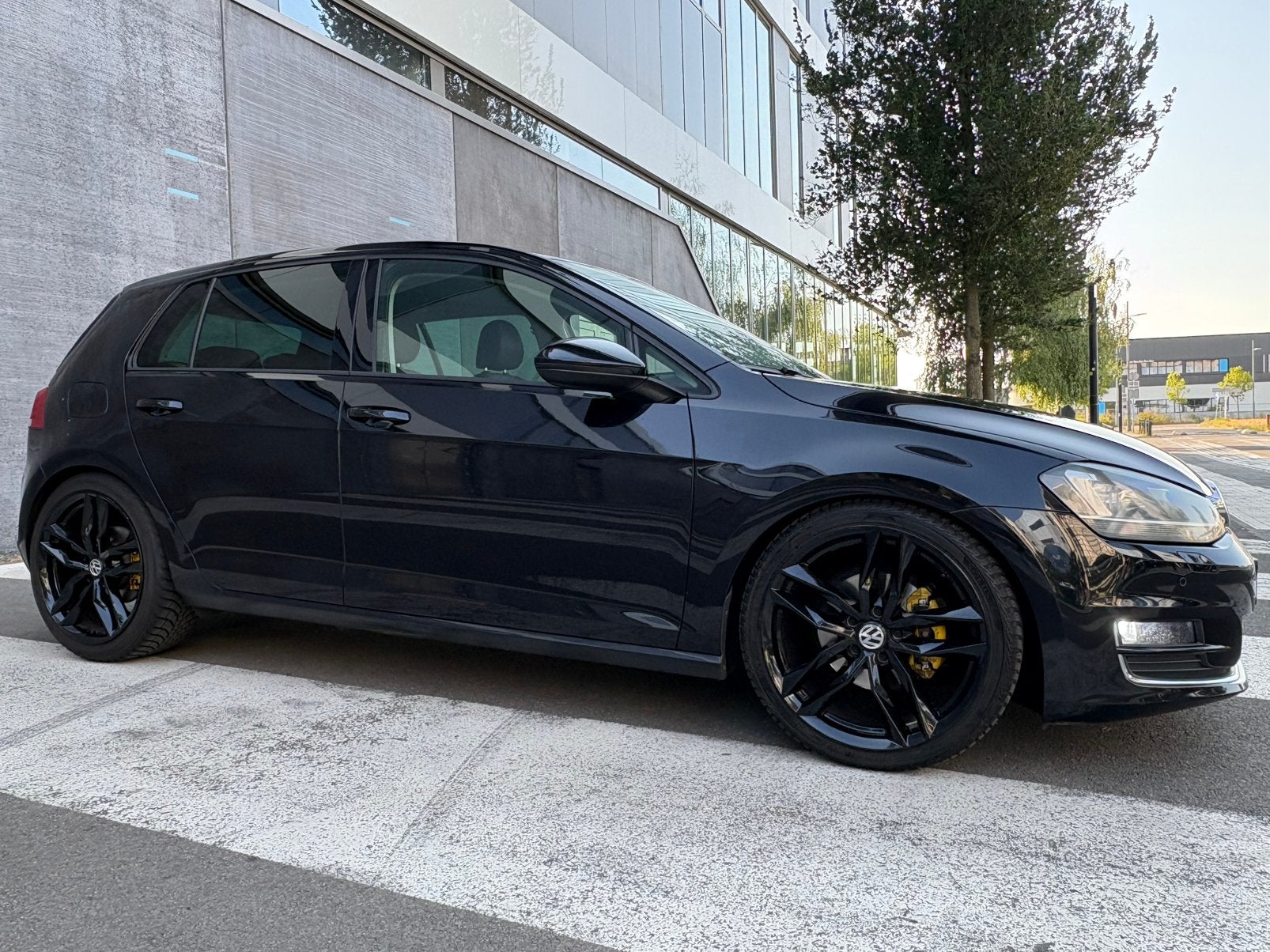 VW GOLF 7. 1.4 TSI - DSG - 19 INCH- VERLAAGD, Automaat, Zwart, 4 cilinders, Zwart
