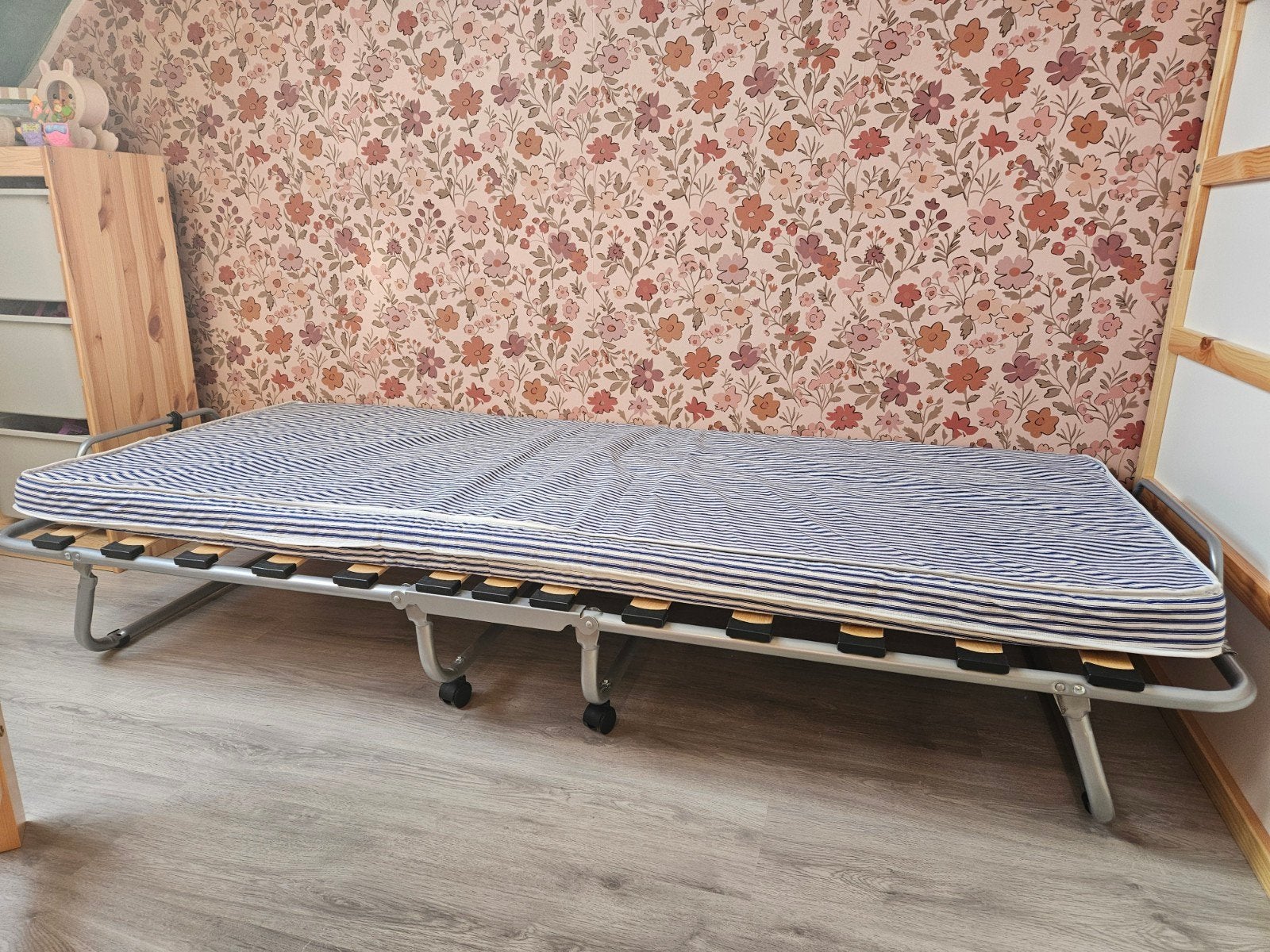 Opvouwbaar logeerbed met matras, Ophalen, Gebruikt, Eenpersoons, Overige maten