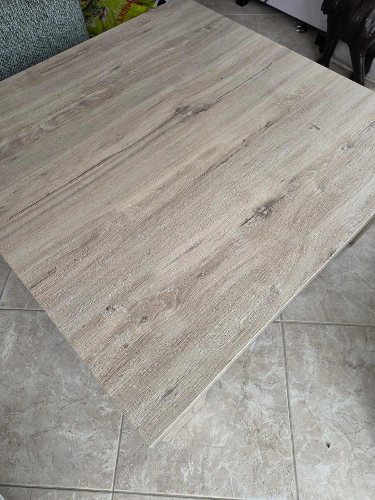 Gratis Stijlvolle salontafel met houtlook - Zo goed als nieu, Ophalen, Vierkant, Zo goed als nieuw, Modern