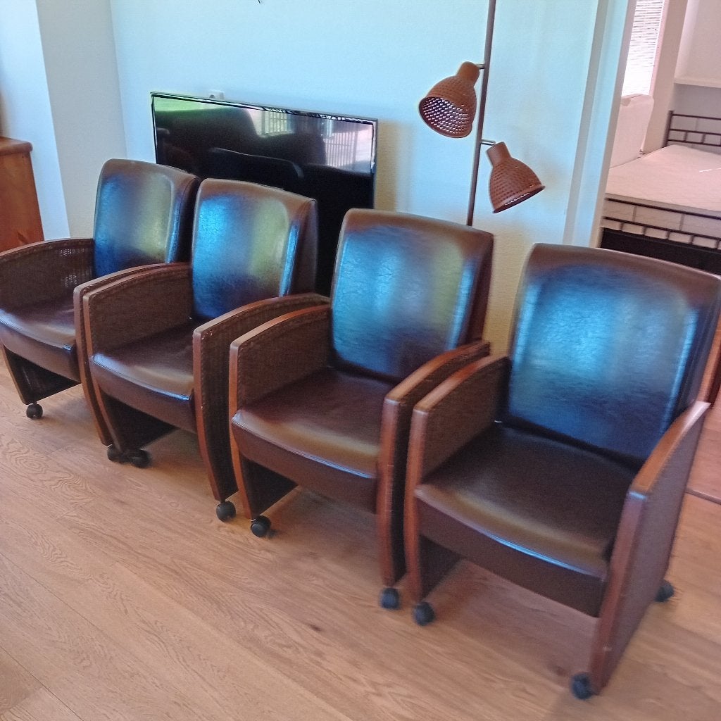 Te koop: 4 eettafelstoelen met armleuningen. LOYD LOOM., Huis en Inrichting, Stoelen, Ophalen, Gebruikt, Koloniaal, Vier