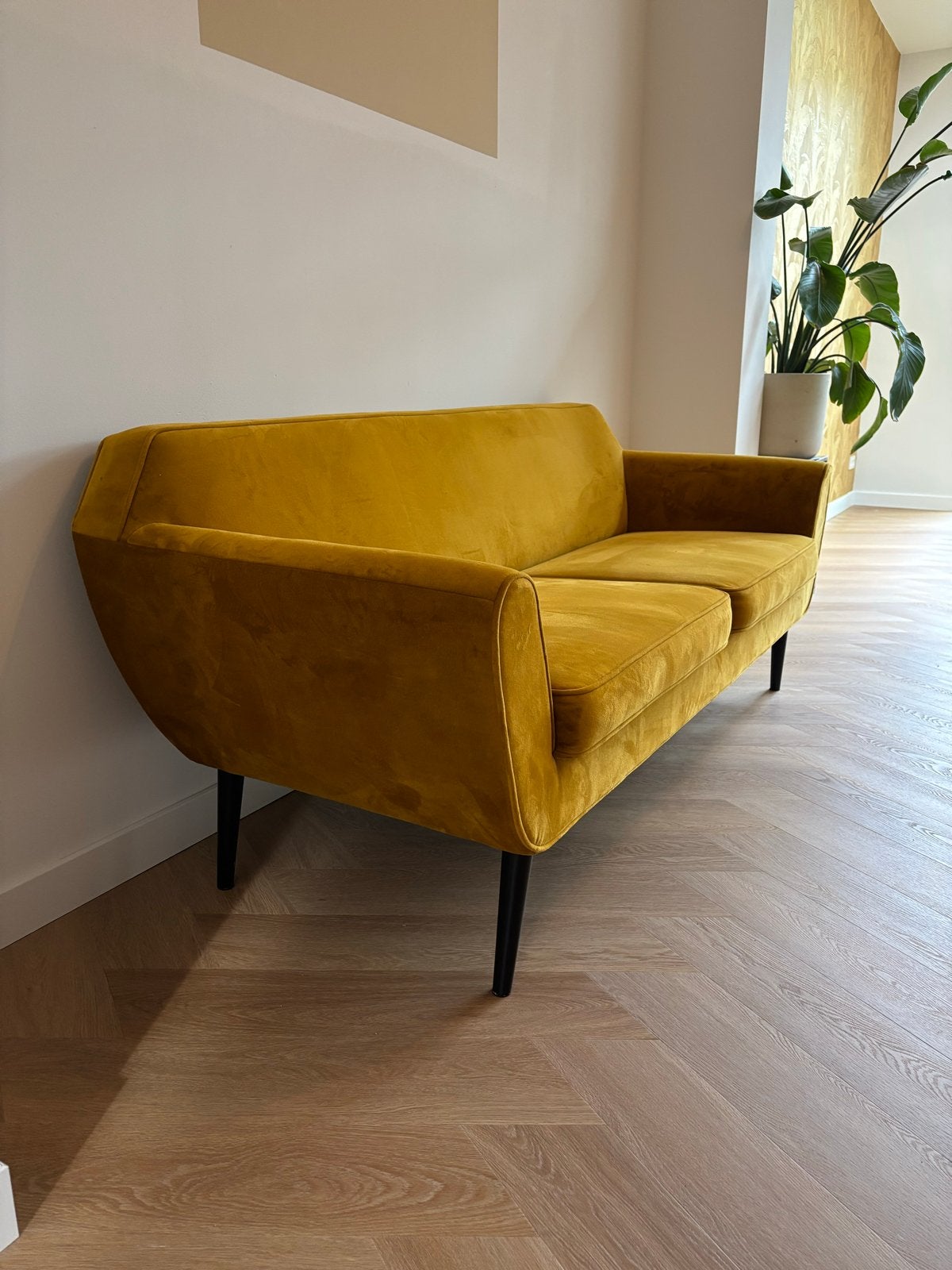 WOOOD Rocco 2-zitsbank - Velvet - Oker geel, Ophalen, 150 tot 200 cm, Tweepersoons, 75 tot 100 cm