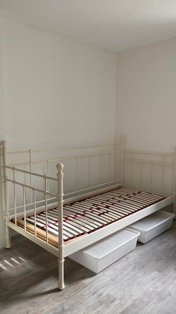 Te Koop Ikea bed, Ophalen, 90 cm, Eenpersoons, Wit