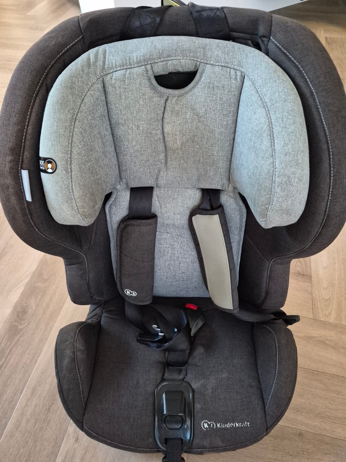 Autostoel met isofix moet nu weg, Kinderen en Baby's, Autostoeltjes, 15 t/m 36 kg, Zo goed als nieuw, Isofix, Ophalen