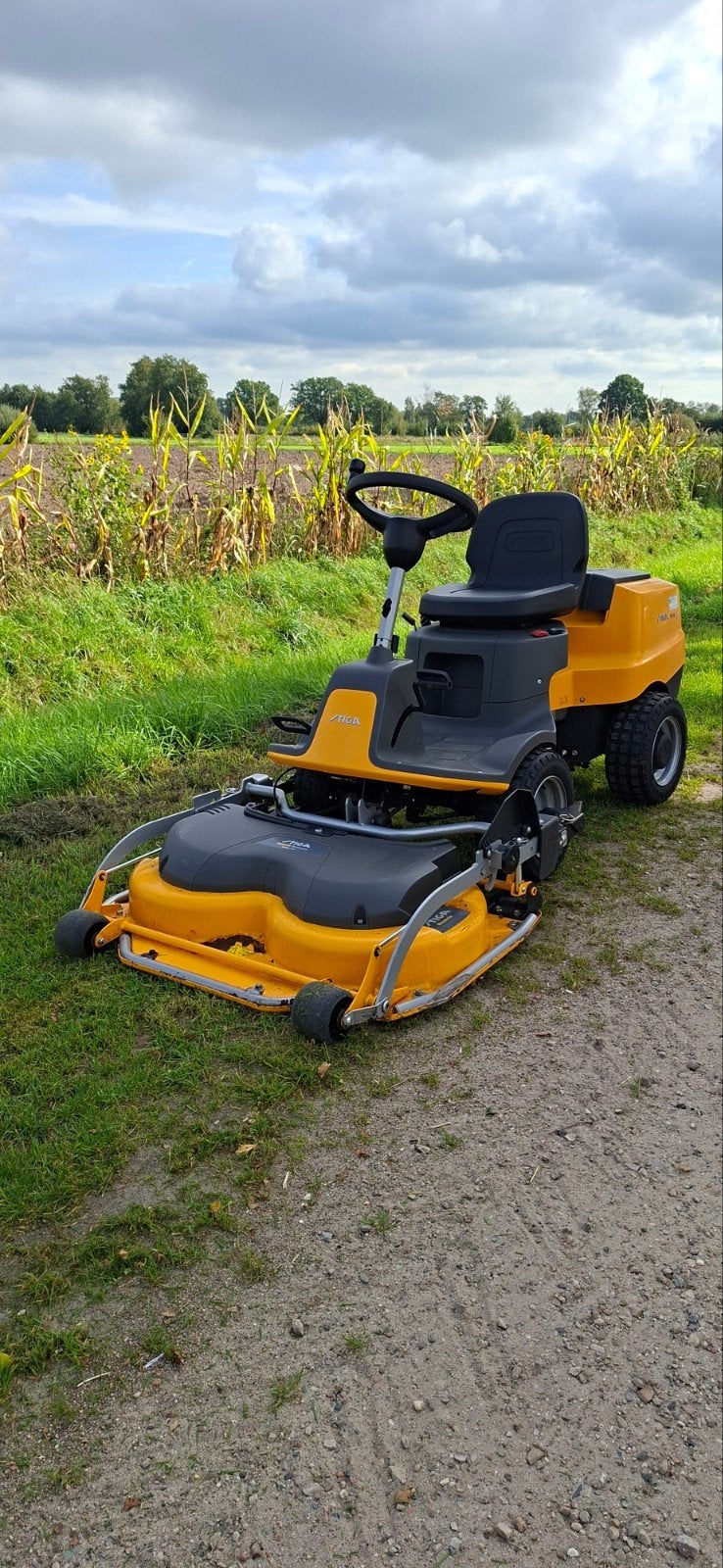 ✅ Stiga Park 220 Zitmaaier - Perfect voor grote tuinen, Ophalen, Cirkelmaaier, Gebruikt, Stiga