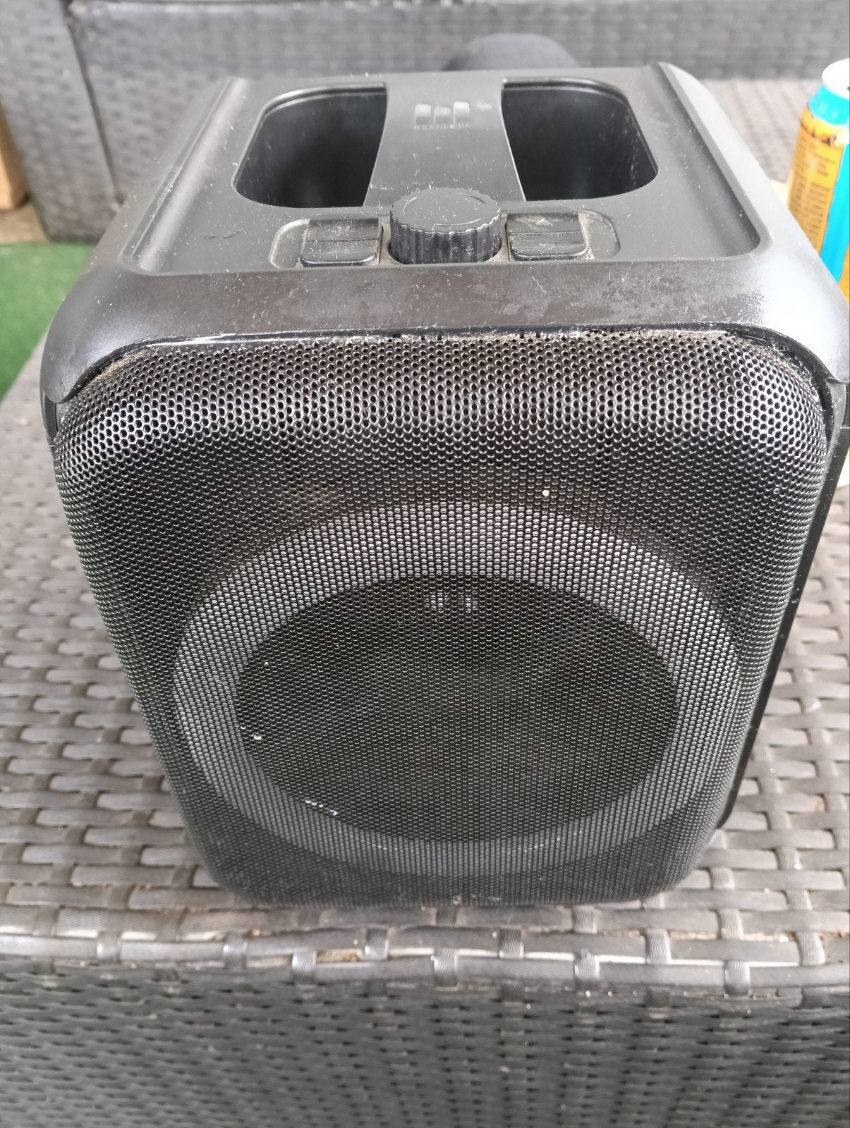 Kleine box met gelijmd frontgaas, Audio, Tv en Foto, Luidsprekers, Gebruikt, Draagbare speaker, AUX-ingang, Minder dan 60 watt
