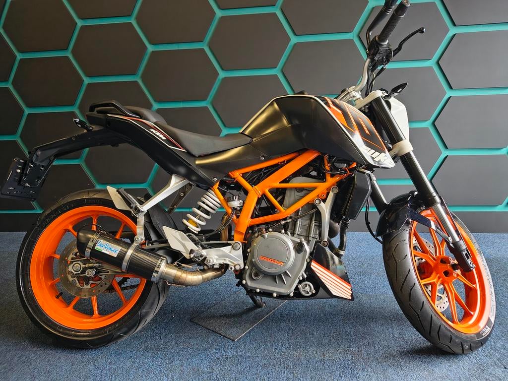 Ktm Duke 390 abs (inclusief verlaging set en val beugels), 390 cc, Occasion, Bedrijf, Minimaal motorrijbewijs A2