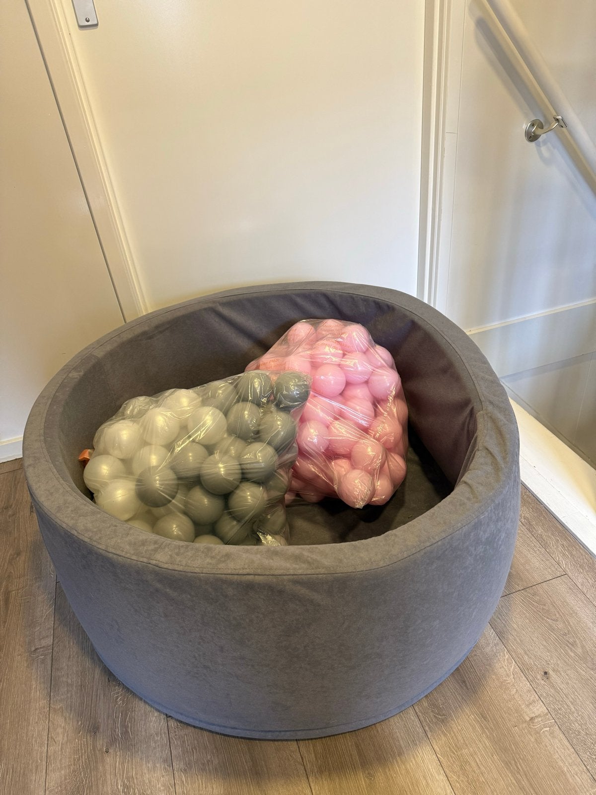 Ballenbak met ballen - Grijs/Roze/Wit, Ophalen, Zo goed als nieuw, Overige typen