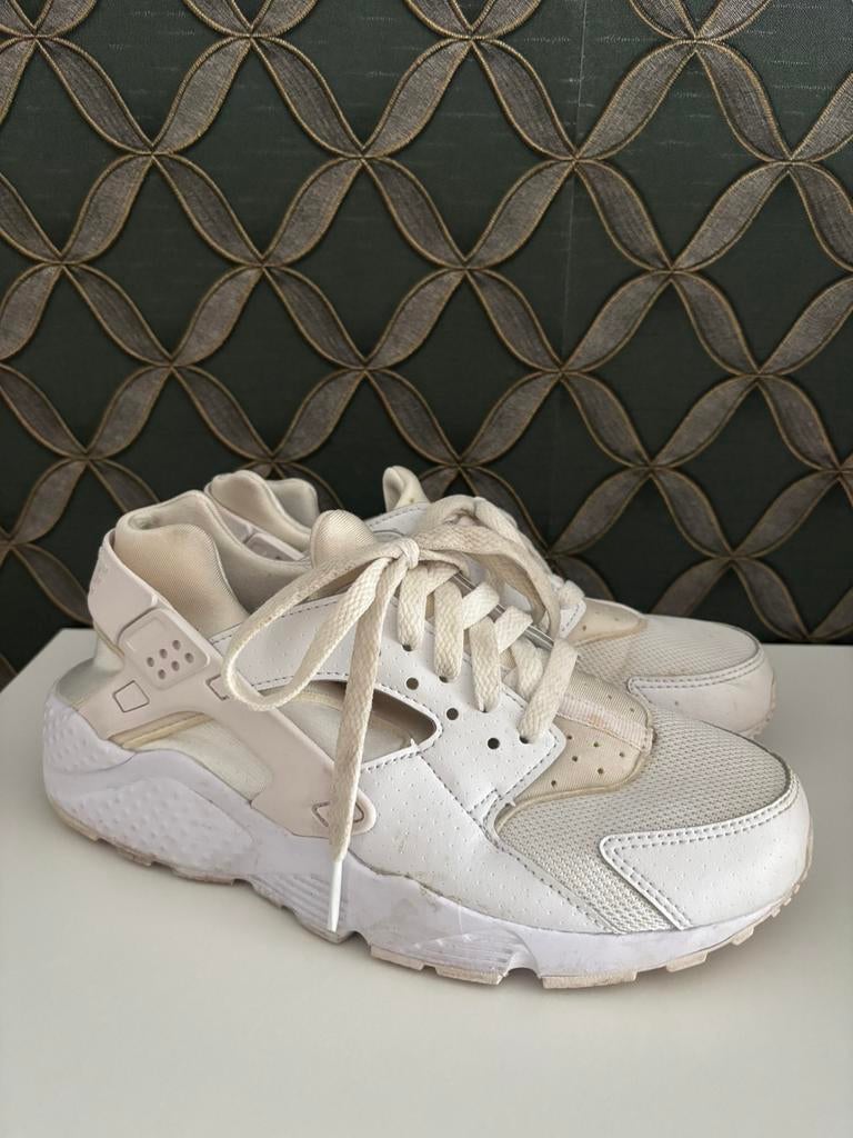 Nike Huarache, Ophalen of Verzenden, Zo goed als nieuw, Jongen of Meisje, Sportschoenen