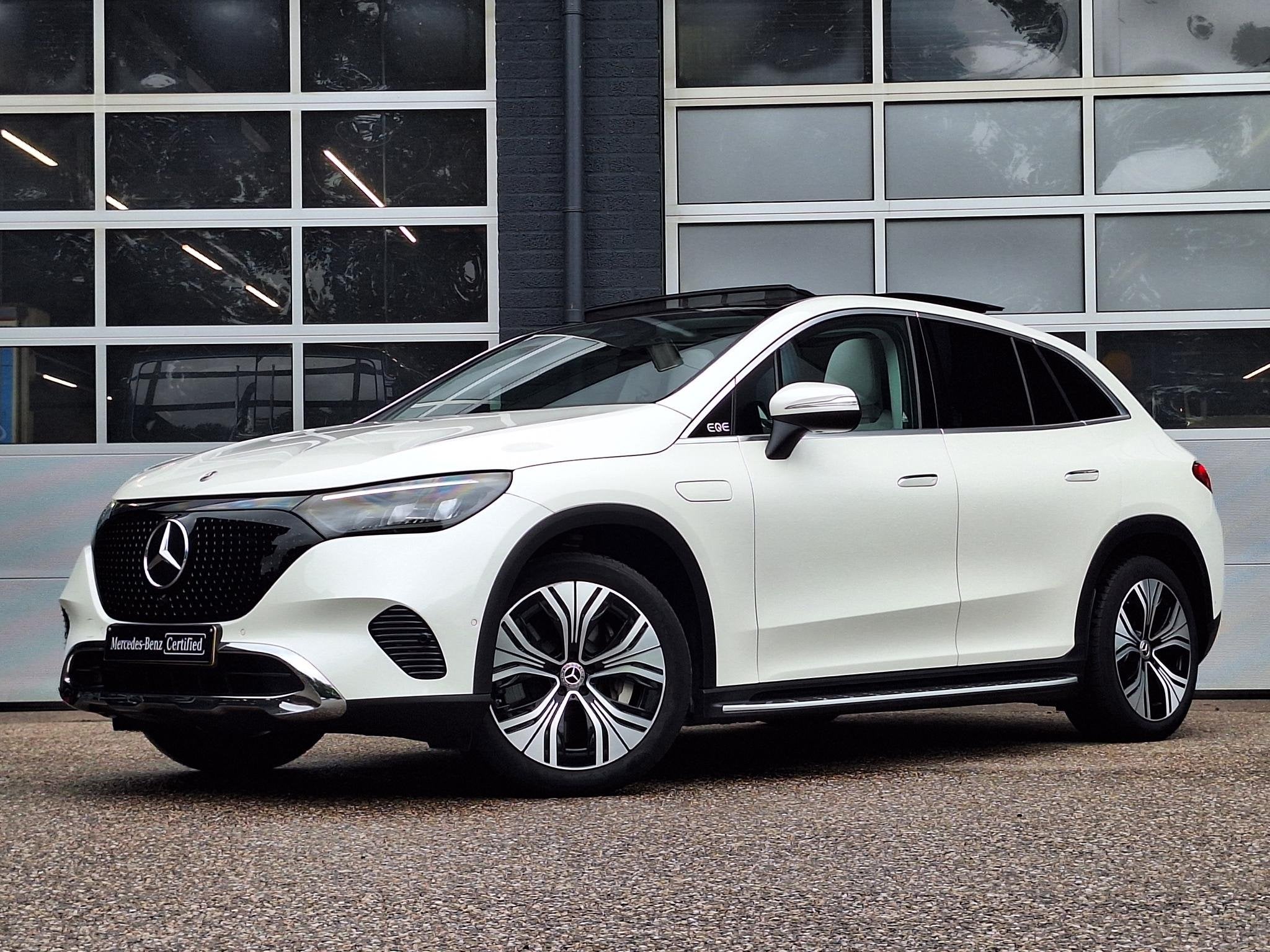 Mercedes-Benz EQE SUV 350+ Luxury Line 91 kWh | Panoramadak, Auto's, Achterwielaandrijving, Gebruikt, 750 kg, Wit