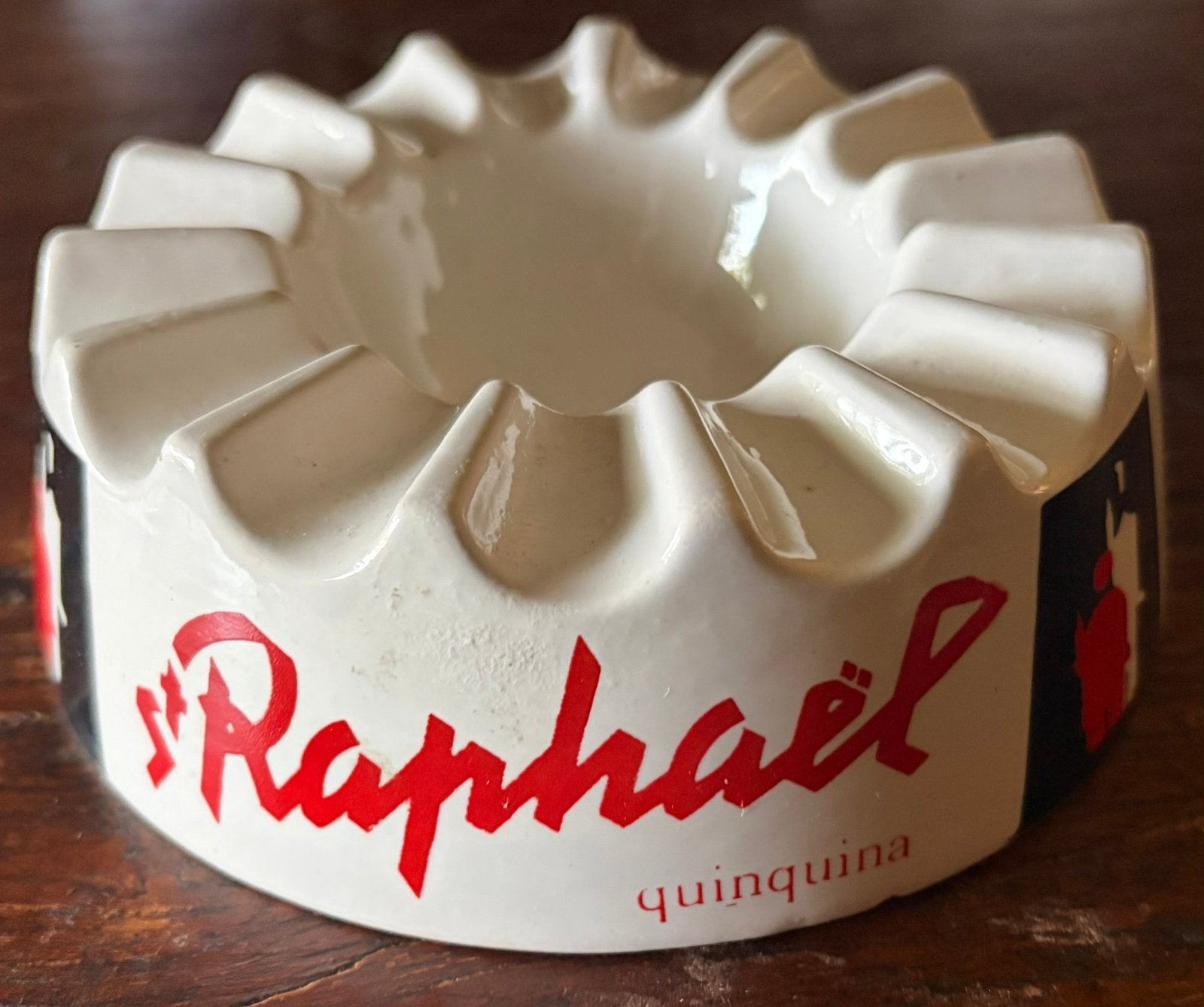 St Raphael Quinquina asbak porcelain, Ophalen of Verzenden, Gebruikt, Gebruiksvoorwerp