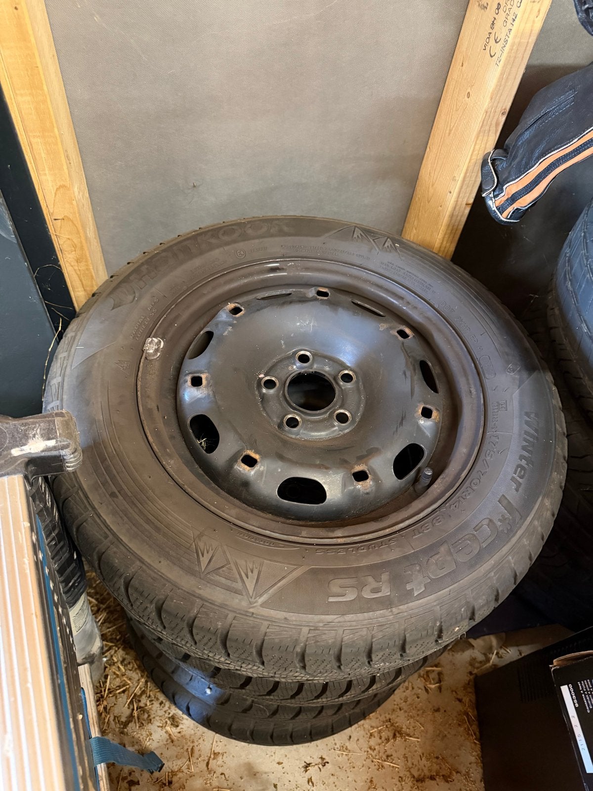 Set van 4 winterbanden op stalen velgen voor VW Polo, 14 inch, Gebruikt, 175 mm, Banden en Velgen