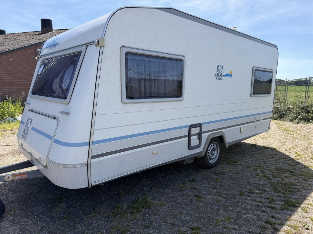 Knaus Azur met mover, Caravans en Kamperen, Overige typen, Rondzit, Bedrijf, 750 - 1000 kg