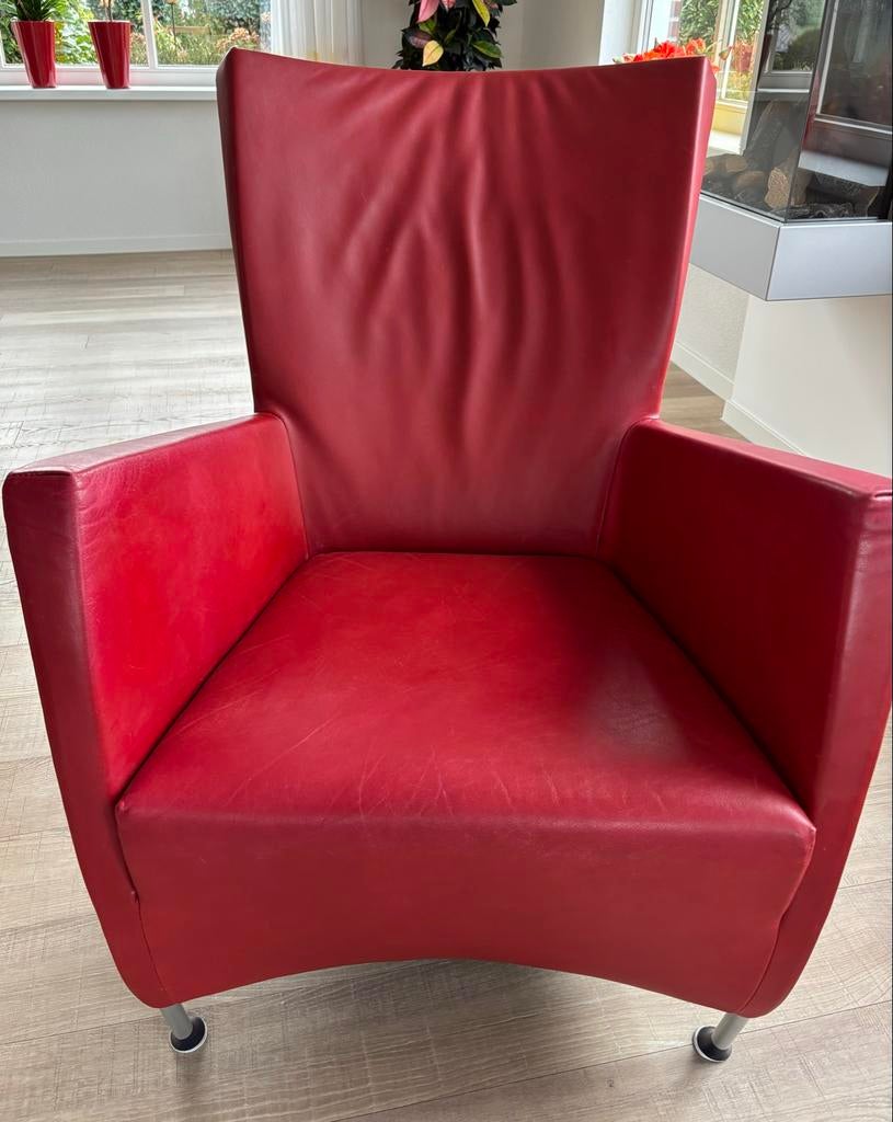 Stijlvolle rode leren fauteuil van montis design, Huis en Inrichting, Fauteuils, Gebruikt, Ophalen of Verzenden, 50 tot 75 cm