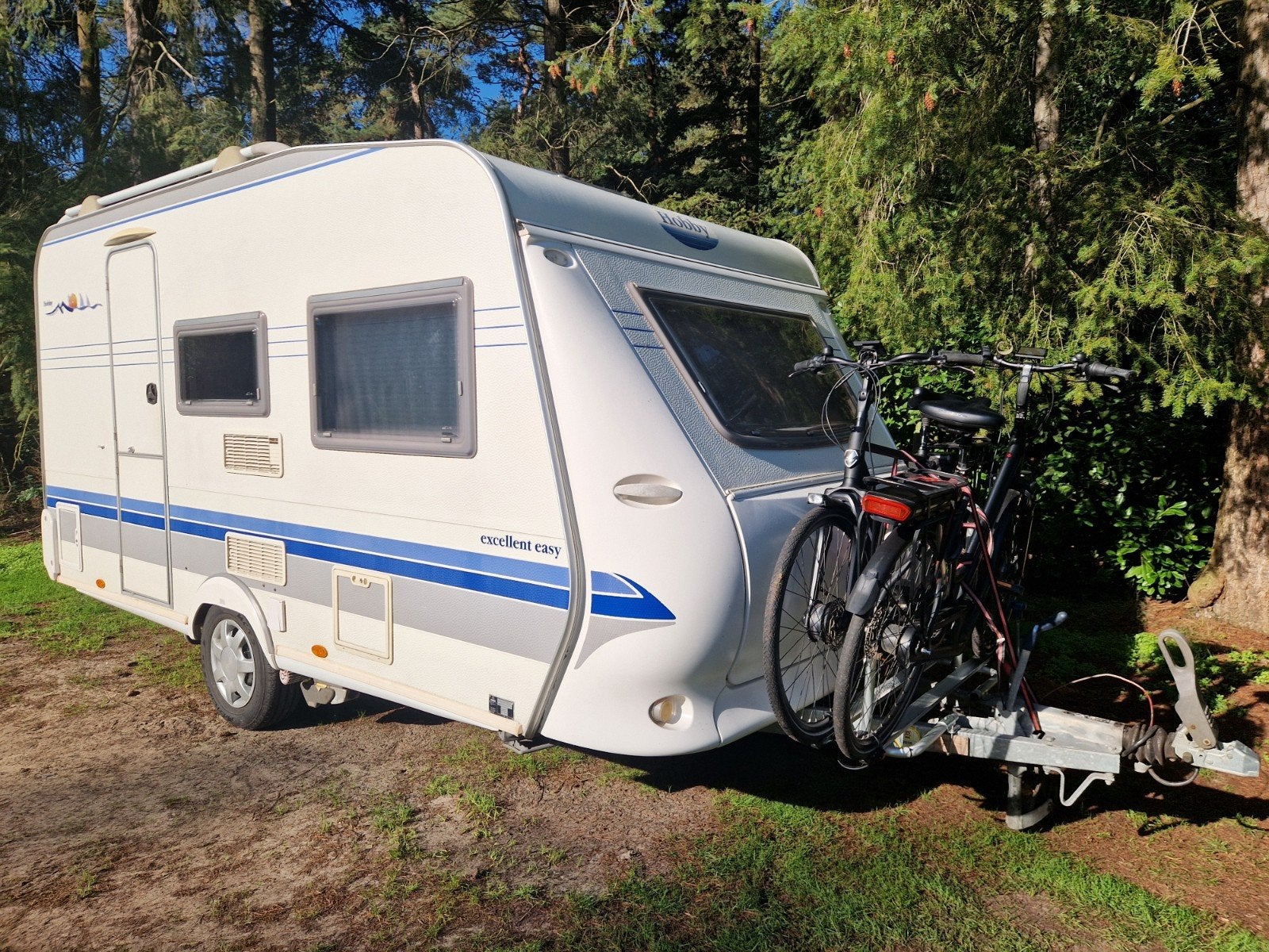 Hobby Excellent Easy Caravan met mover en airco, Caravans en Kamperen, Vast bed, Hobby, Treinzit, 750 - 1000 kg