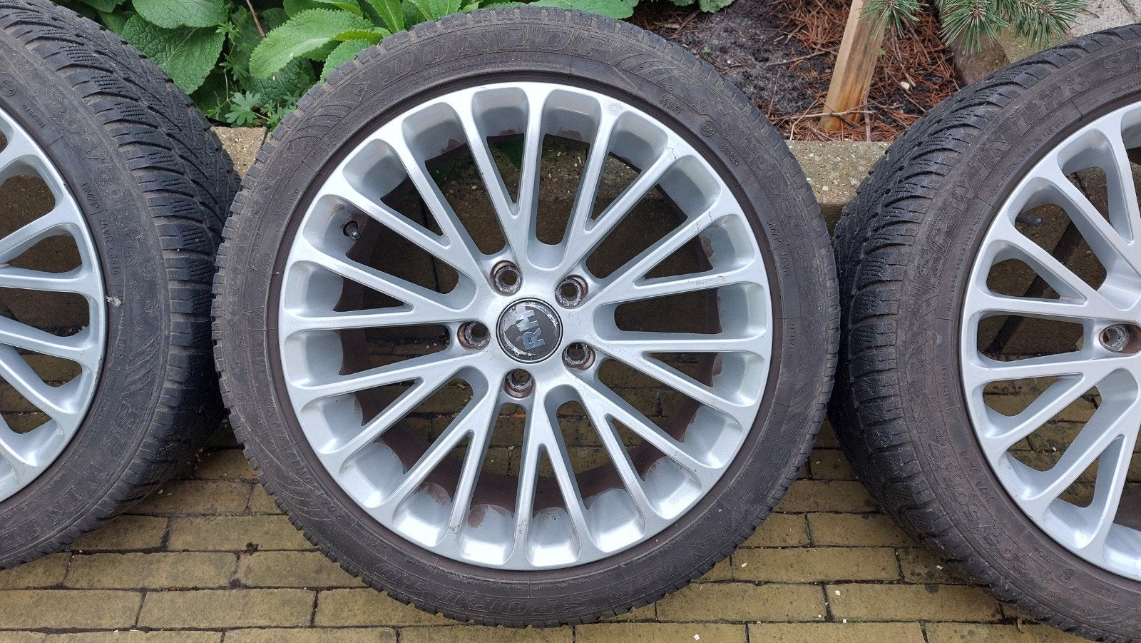 Foto 6 van 17inch velgen met winterbanden