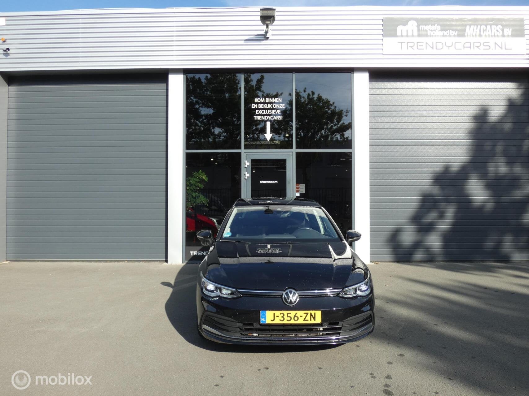 Volkswagen Golf 1.5 eTSI Style /AUTO /NAP/PANODAK, Auto's, Euro 6, 4 cilinders, 150 pk, Zwart
